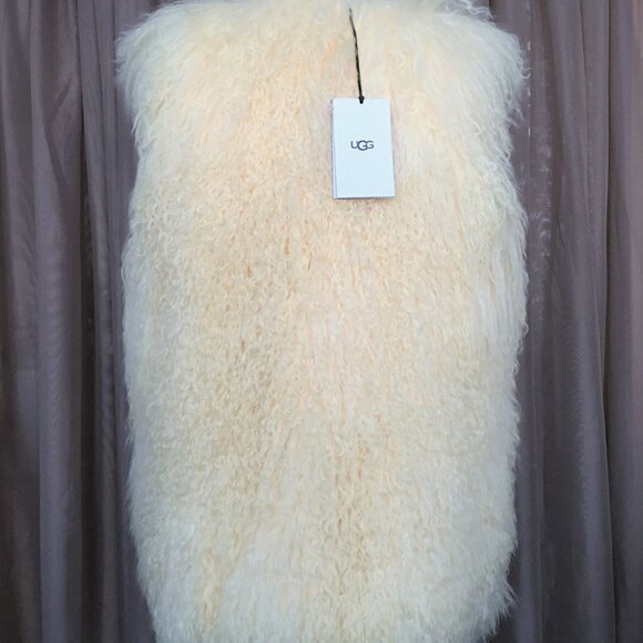 UGG Vest - Picture 3 of 9